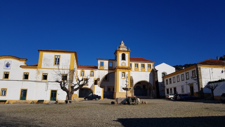 21 - Convento de S. Bernardo - Pátio e Fonte de Neptuno.jpg_7.84_jpg